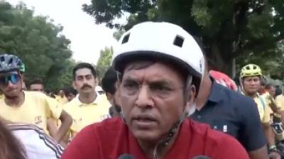 'फिट इंडिया संडे ऑन साइकिल': मांडविया और गंभीर ने युवाओं को दी खेल