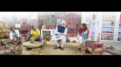 भारत के आत्मनिर्भर बनने का मार्ग देश में बनी चीजों पर गर्व करने से ही
