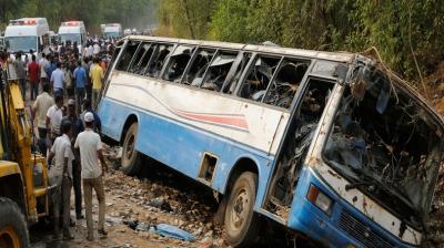 छत्तीसगढ़ के जशपुर में पलटी बस, पांच लोगों की मौत