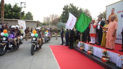 सीएम योगी ने 50 क्यूआरटी वाहनों को दिखाई हरी झंडी, बोले- विकास और सुरक्षा को नई मजबूती प्रदान कर रहे