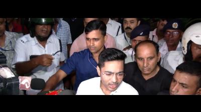 टीएमसी बिलबोर्ड विवाद: छह घंटे से ज्यादा की पूछताछ के बाद अभिषेक