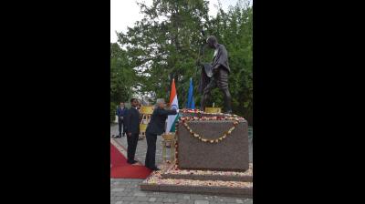 विदेश मंत्री जयशंकर ने महात्मा गांधी को श्रद्धांजलि देकर कीव दौरा