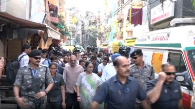 सत्य निकेतन हादसा: दिल्ली सीएम रेखा गुप्ता ने किया घटनास्थल का दौरा,