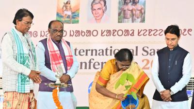 राष्ट्रपति द्रौपदी मुर्मु 9वें अंतरराष्ट्रीय संथाल सम्मेलन में शामिल हुईं