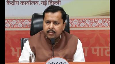 पीएम मोदी के 25 साल के जनसेवा कार्यकाल पर ‘सेवा संकल्प अभियान’, वडनगर