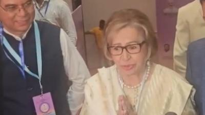 राज कपूर लाइफटाइम अचीवमेंट अवॉर्ड से सम्मानित हुए सलीम खान, पत्नी
