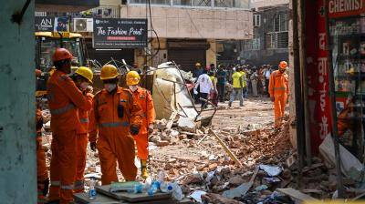 सत्य निकेतन इमारत हादसा: मुख्य आरोपी शुभम त्यागी अभी भी फरार, पुलिस