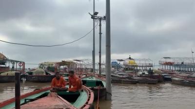 वाराणसी में फिर बढ़ने लगा गंगा का जलस्तर, 12 घंटे में 9 सेंटीमीटर का