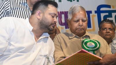 आईआरसीटीसी होटल घोटाला : लालू यादव, राबड़ी देवी और तेजस्वी यादव पर
