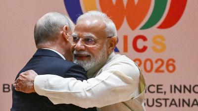 ब्रिक्स शिखर सम्मेलन के दौरान विश्व नेताओं से मिले पीएम मोदी, दिनभर