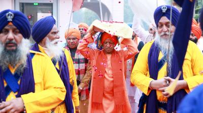श्री गुरु ग्रंथ साहिब के प्रकाश पर्व की सीएम योगी सहित कई नेताओं ने