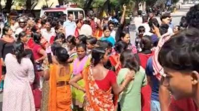 रांची में एचईसी-रेलवे की जमीन पर अवैध निर्माण के खिलाफ चला बुलडोजर,