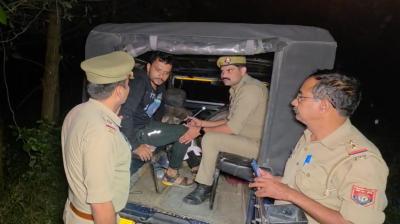 उत्तर प्रदेश: मुजफ्फरनगर में मुठभेड़ के बाद चार चोर गिरफ्तार, हाथरस