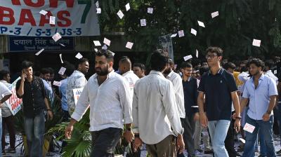 डूसू चुनाव: दिल्ली विश्वविद्यालय में वोटिंग जारी, कैंपस व कॉलेजों के