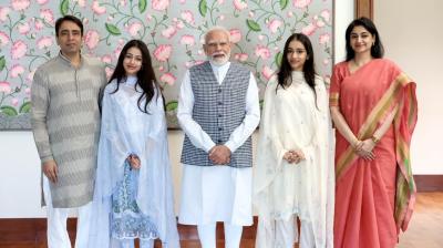 पीएम मोदी से सपरिवार मिले जयंत चौधरी, एकजुटता का दिया संदेश