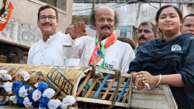 ममता बनर्जी को झटका, नंदीग्राम के बाद रेजीनगर से उम्मीदवार रबीउल आलम