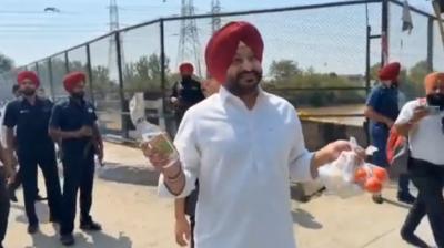 पंजाब: भगवंत मान के काफिले का सामने अंडे-टमाटर लेकर पहुंचे रवनीत