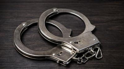 टोल प्लाजा पर पुलिस का शिकंजा, दो आरोपियों से तीन अवैध पिस्टल और 12