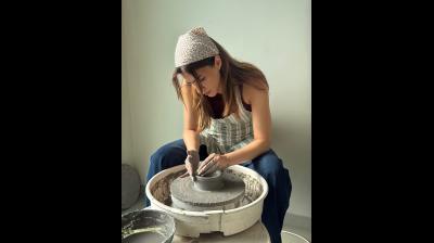 कृति सेनन ने अपनी बकेट लिस्ट से पॉटरी आर्ट को पूरा किया: आज ही को