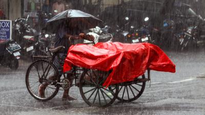 तमिलनाडु के 21 जिलों में भारी बारिश और चेन्नई में आंधी आने की संभावना