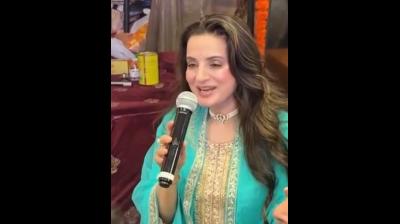गणेश चतुर्थी पर न्यूयॉर्क पहुंचीं अमीषा पटेल, बोलीं-परंपरा को जिंदा