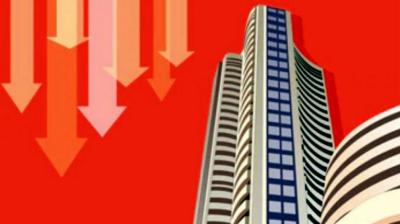 तेजी के बाद फिर गिरा बाजार, सेंसेक्स 330 अंक लुढ़का, निफ्टी में 0.36