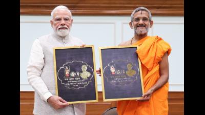 प्रधानमंत्री मोदी ने पेजावर मठ के श्री विश्वेश तीर्थ स्वामीजी की जन्म