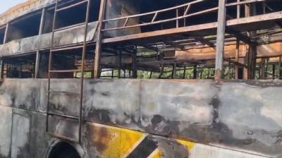 यमुना एक्सप्रेसवे पर चलती डबल डेकर बस में लगी भीषण आग, 9 यात्री जिंदा