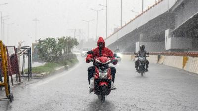 बिहार में बारिश, आंधी और नदियों के बढ़ते जलस्तर को देखते हुए 19 जिलों