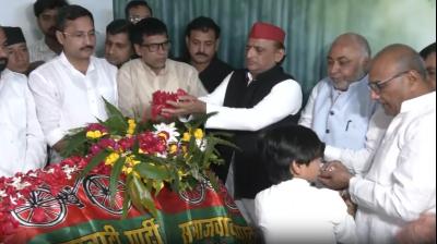 सपा नेता राम गोविंद चौधरी के निधन से सियासी गलियारों में शोक, अखिलेश