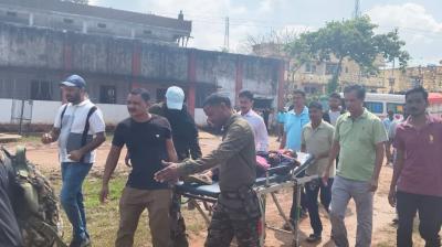 महाराष्ट्र में बाढ़ से कटे भामरागढ़ में तीन गंभीर मरीजों को