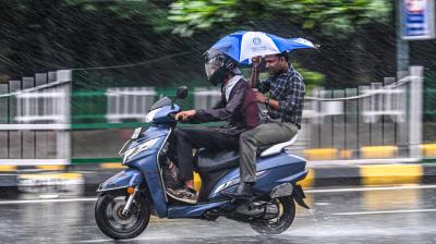 दिल्ली-एनसीआर में बदला मौसम का मिजाज, ठंडी हवाओं ने दी दस्तक