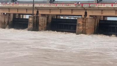 बिहार : गंडक का जलस्तर 91.25 मीटर के नए रिकॉर्ड पर; तटबंधों पर भारी