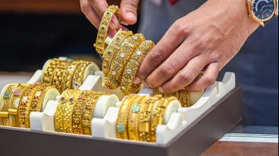 ऊंची बॉन्ड यील्ड और वैश्विक अनिश्चितताओं से कीमती धातुओं पर दबाव,