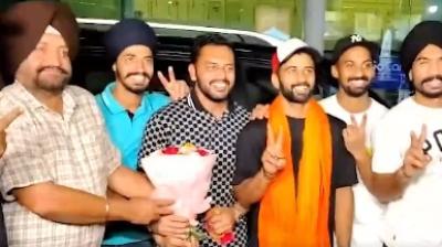 गोल्ड मेडल जीत स्वेदश लौटी पुरुष हॉकी टीम, कप्तान हरमनप्रीत ने कहा-