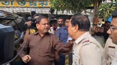 रेजीनगर उपचुनाव : पुलिस को धमकाने और एक पुलिसकर्मी का कॉलर पकड़ने के