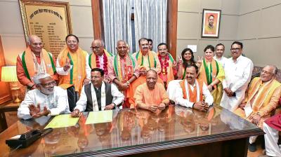 यूपी की 10 राज्यसभा सीटों पर भाजपा के आठ और सपा के दो उम्मीदवार जीते