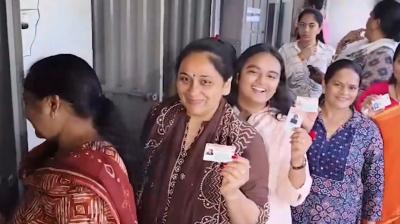 गांधीनगर निगम चुनाव के लिए मतदान शुरू, पोलिंग बूथों पर सुबह से लगी