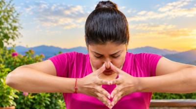 चेहरे की झुर्रियों से हैं परेशान? रोज करें कपोल शक्ति विकासक क्रिया