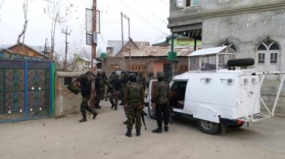 जम्मू-कश्मीर: कुपवाड़ा जिले के केरन सेक्टर में एलओसी पर सुरक्षा बलों
