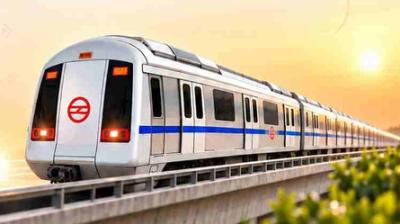 लाजपत नगर मेट्रो स्टेशन पर एक यात्री के ट्रैक पर आने से वायलेट लाइन