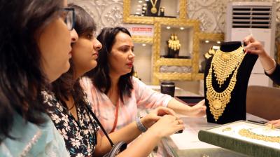 दशहरा पर सोने-चांदी में मजबूती, एक साल में गोल्ड ने 25 प्रतिशत तो