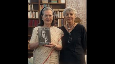 इंस्टाग्राम पर सोनिया गांधी का डेब्यू, अपनी किताब 'बिलॉन्गिंग' की