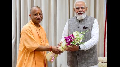 काशी के नमो घाट पर भव्य ‘विंग्स ओवर गंगा’ एयर शो, सीएम योगी ने किया