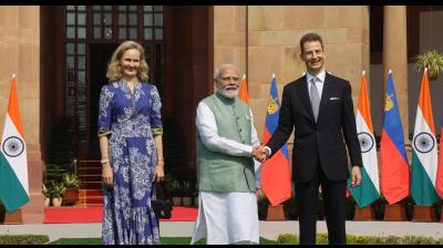 प्रधानमंत्री मोदी और लिकटेंस्टाइन प्रिंस एलोइस ने हैदराबाद हाउस में