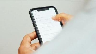 बच्चे मोबाइल छोड़ें, पेरेंट्स से करें बात: इटली के रेस्तरां ने निकाला