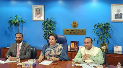 कुवैत और यूएई में भारतीयों के लिए दूतावास की एडवाइजरी, उड़ानों के शेड्यूल में फेरबदल