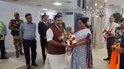 राज्यसभा चुनाव जीतकर दिल्ली पहुंचे नितिन नवीन का हवाई अड्डे पर जोरदार स्वागत
