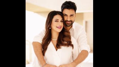 शादी के 10 साल बाद दिव्यांका-विवेक के घर गूंजेगी किलकारी, एक्ट्रेस ने फ्लॉन्ट किया बेबी बंप