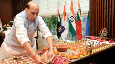 रक्षा मंत्रालय का नया भवन, राजनाथ सिंह ने नवनिर्मित कार्यालय में किया प्रवेश